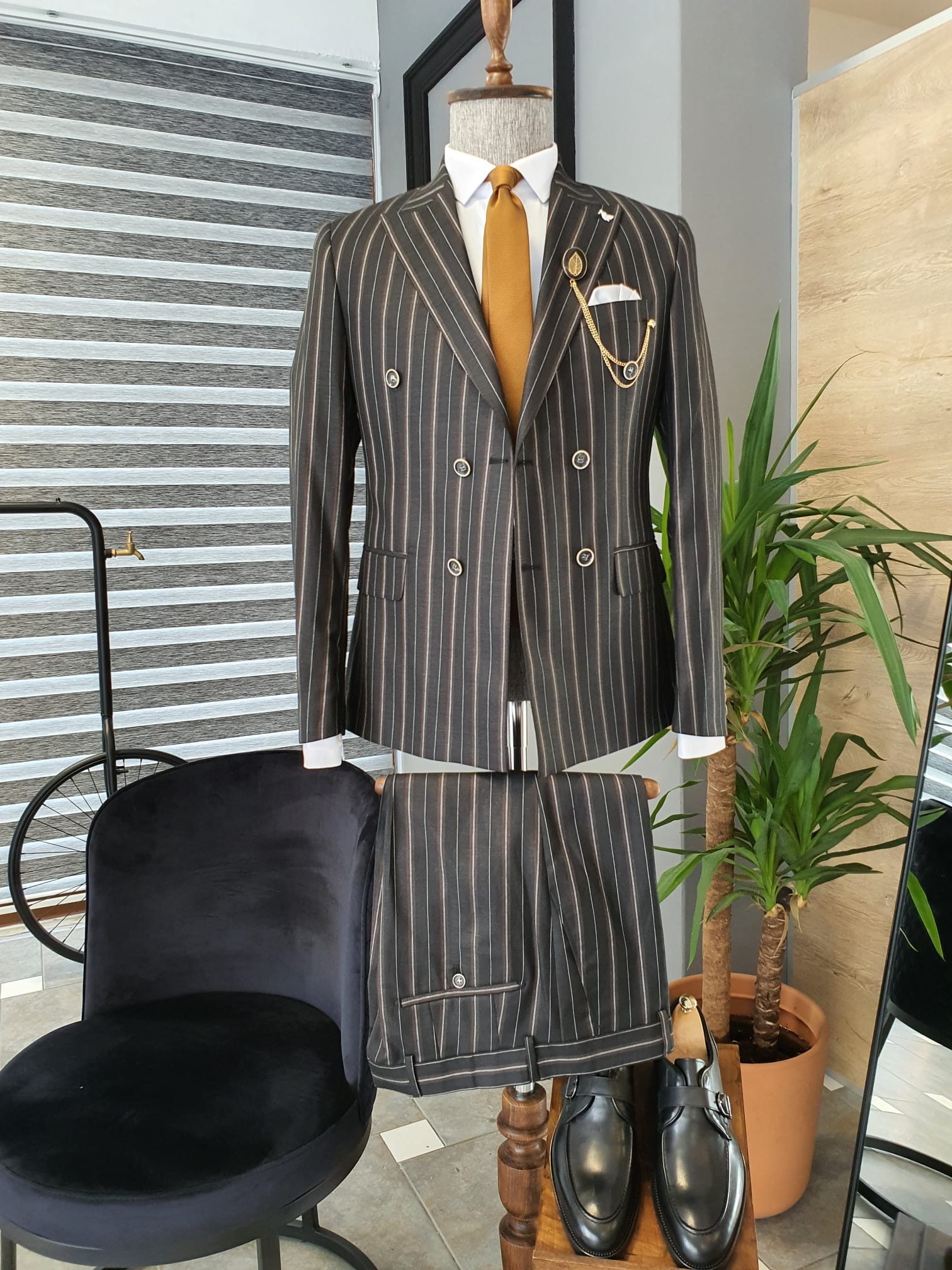 BLACK SLIM-FIT DAPPER STRIPED DOUBLE BREASTED SUIT