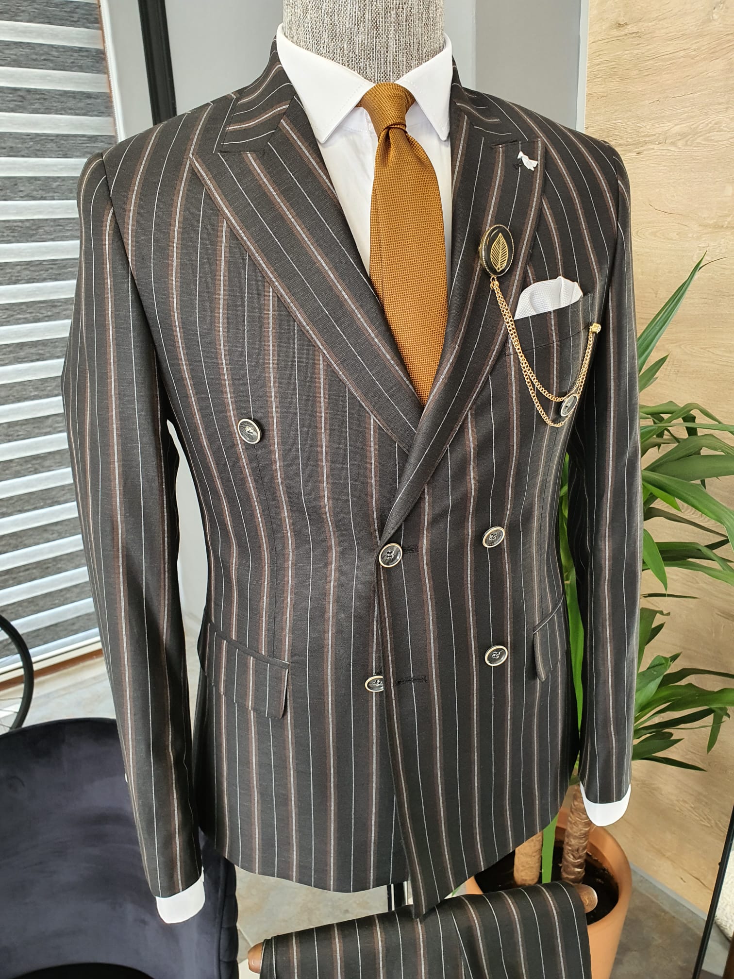 BLACK SLIM-FIT DAPPER STRIPED DOUBLE BREASTED SUIT