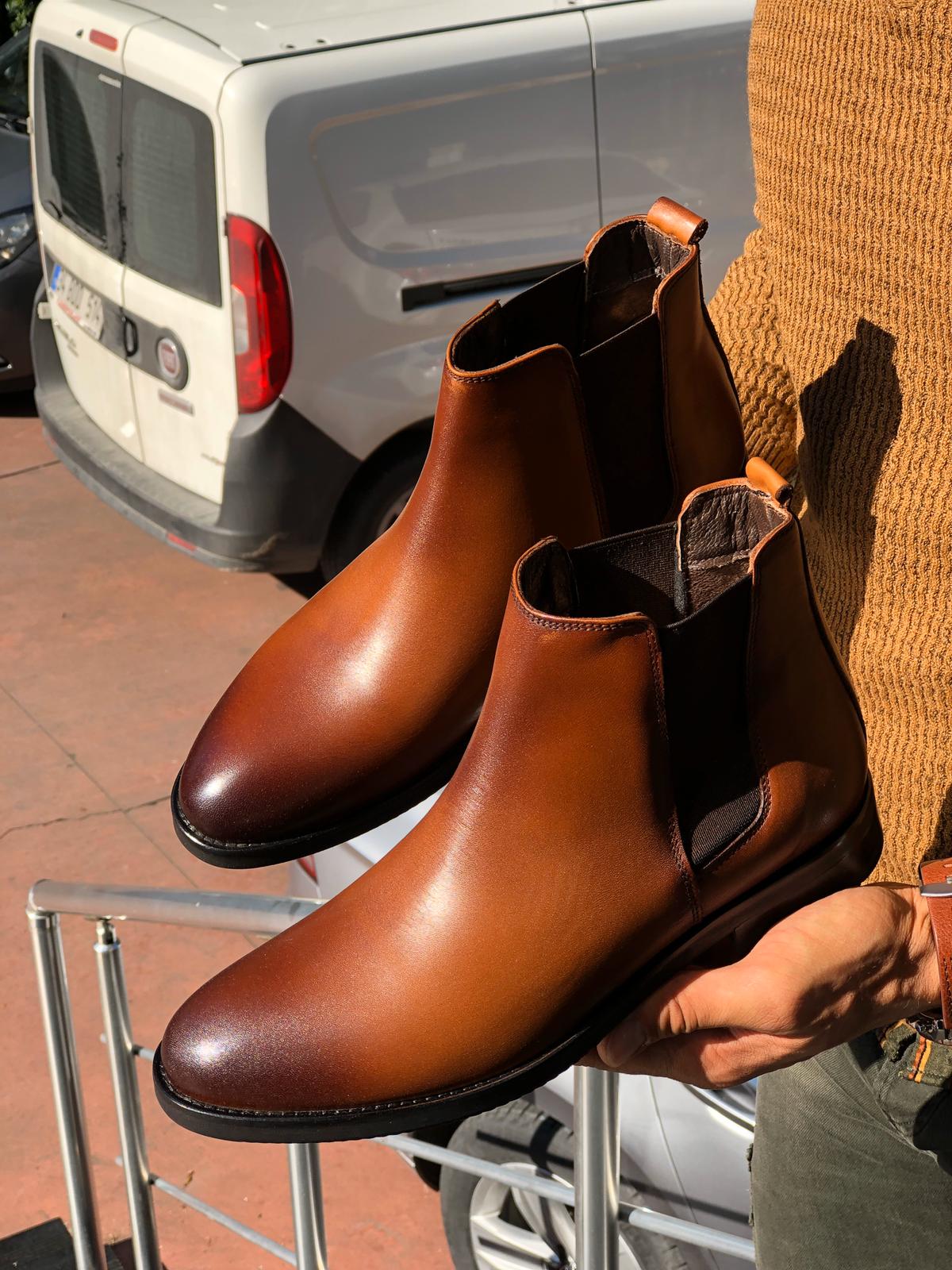MATTE TAN CLASSIC LEATHER CHELSEA BOOTS