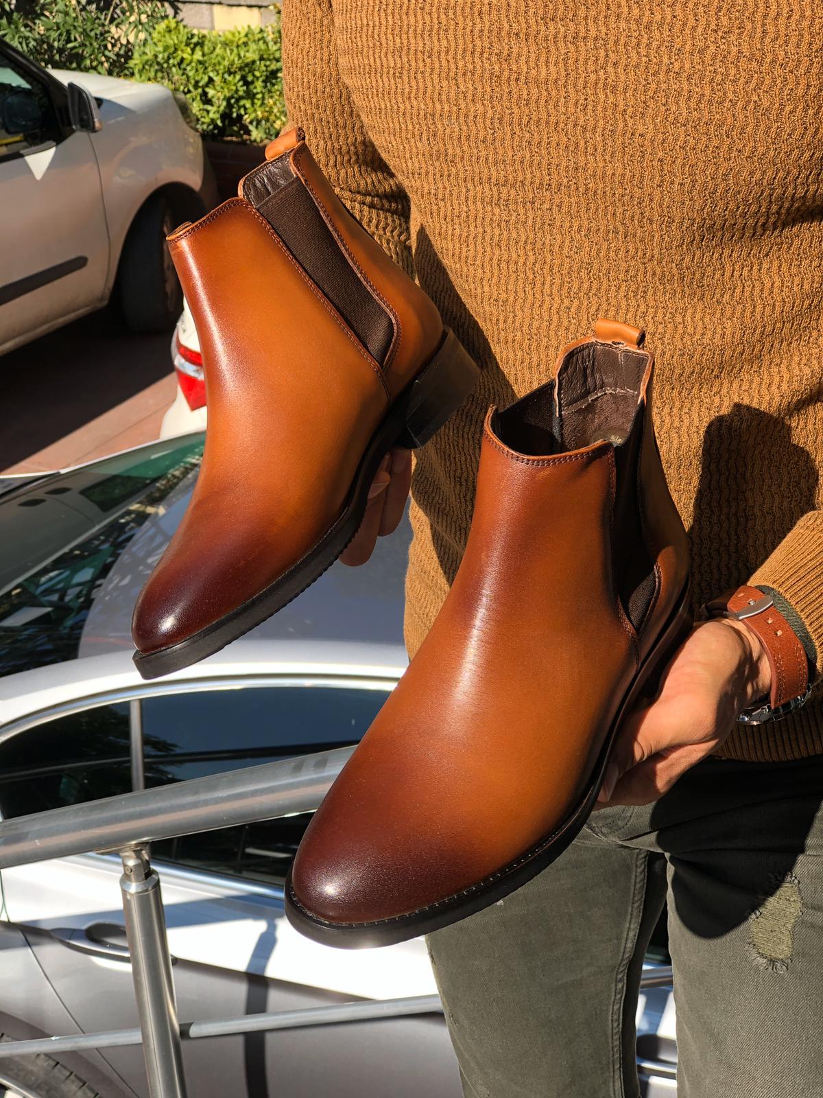 MATTE TAN CLASSIC LEATHER CHELSEA BOOTS