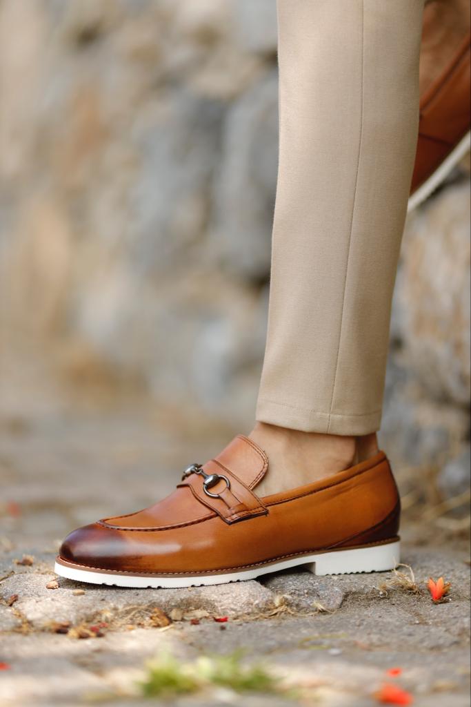 CARAMEL LEATHER LOAFERS