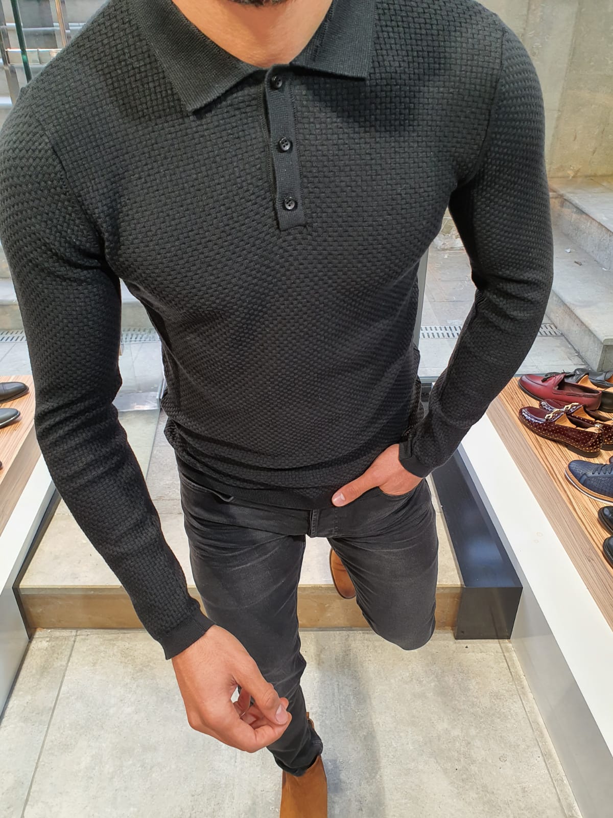 BLACK SWEATER POLO KNIT